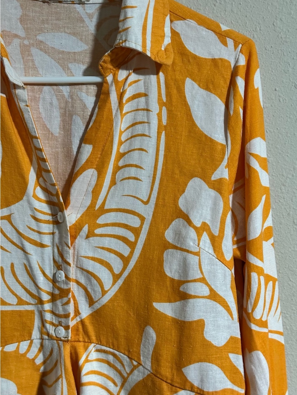 Christian Siriano New York Linen Blend Orange and White Tie-Front Button Shirt - Picture 3 of 8
